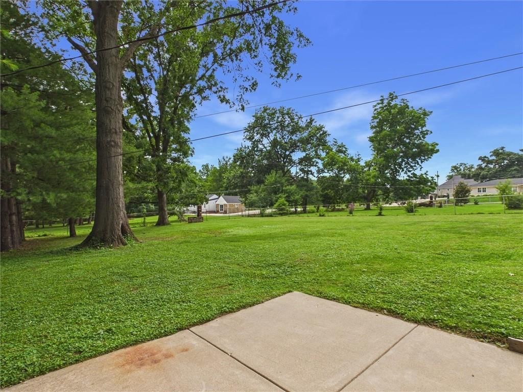 909 NE Vivion Road — photo 30