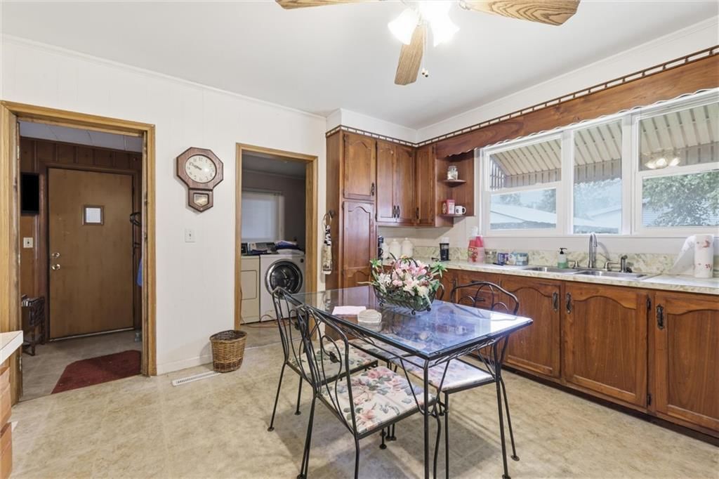 321 E Chestnut Street — photo 12