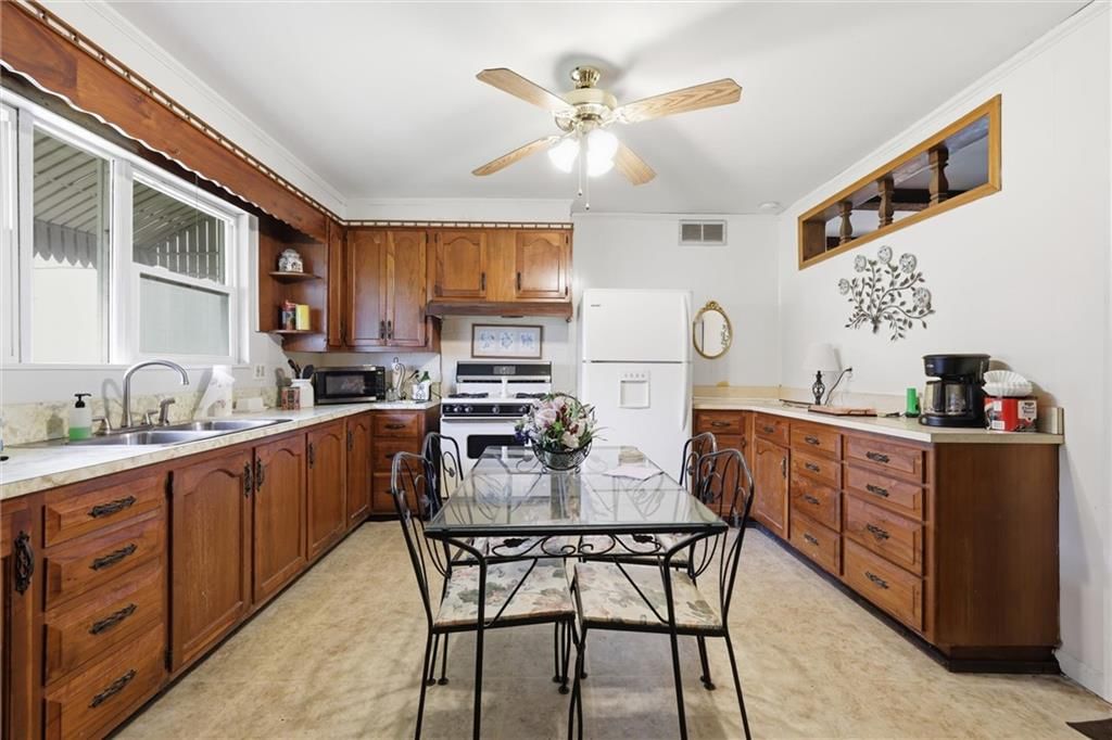 321 E Chestnut Street — photo 10