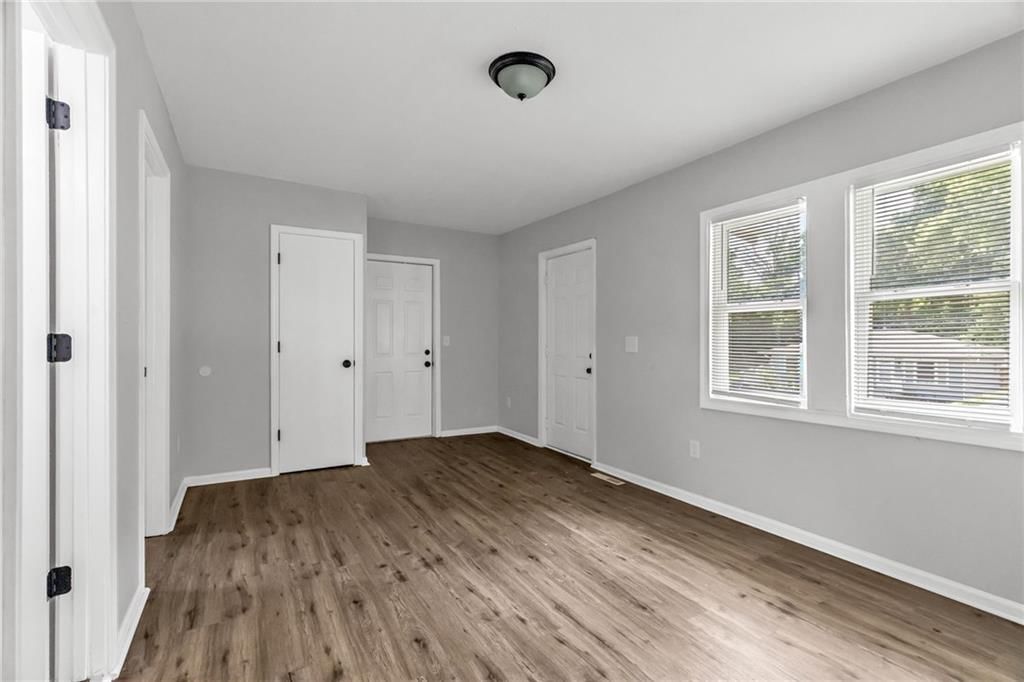 804 N Grand Avenue — photo 5
