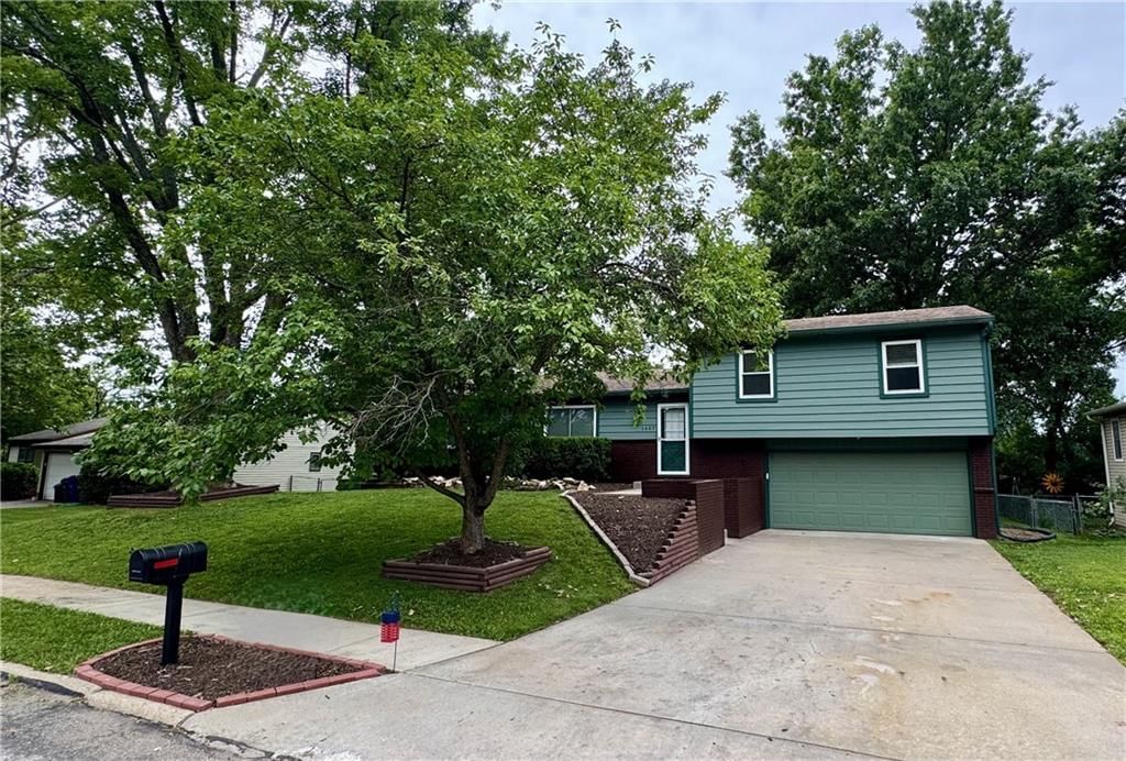 1607 W 28 Terrace, Lawrence