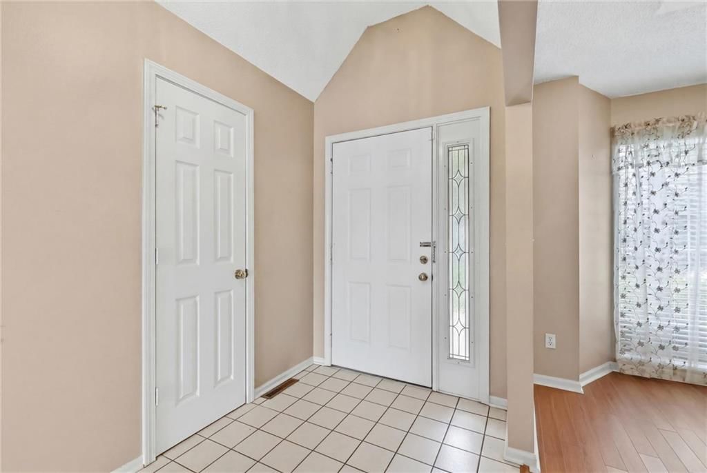 1636 N Hunter Drive — photo 5