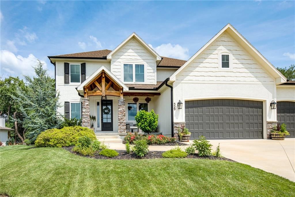 529 NE Legacy View Drive, Lee's Summit, MO