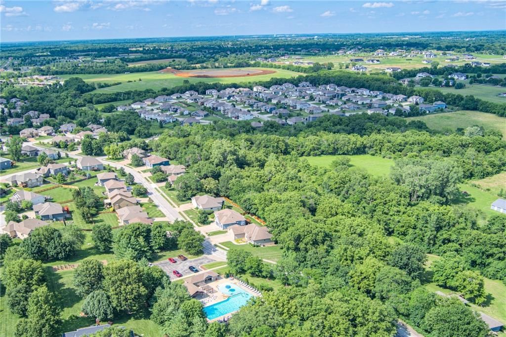 529 NE Legacy View Drive — photo 80
