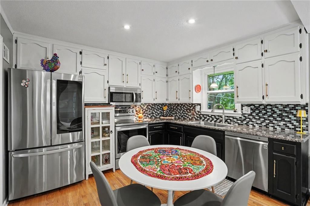 2407 NW 88th Street — photo 4