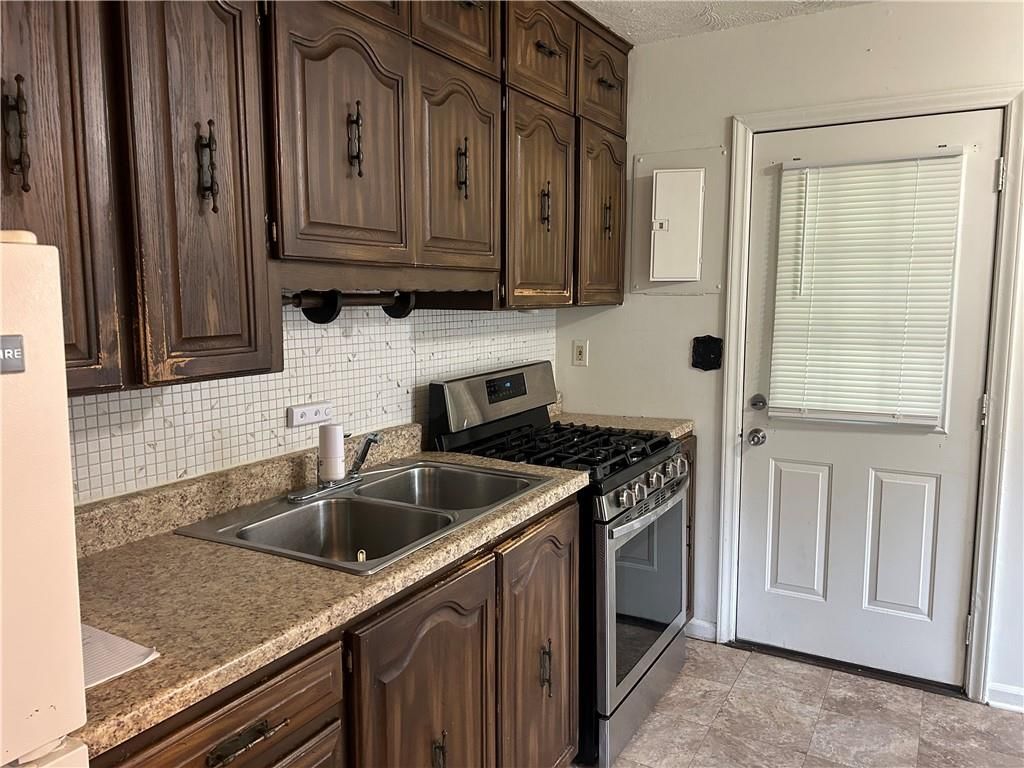 2232 S 13th Terrace — photo 4