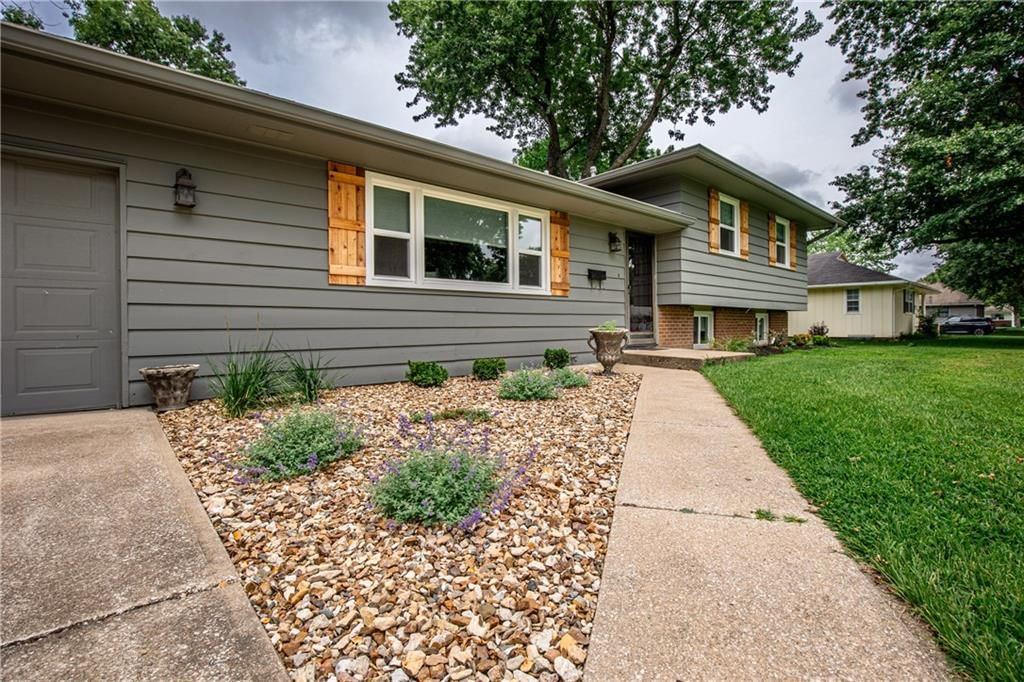 311 Jackson Avenue — photo 4