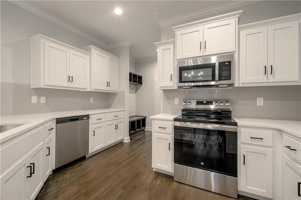 623 E 13th Street — photo 25