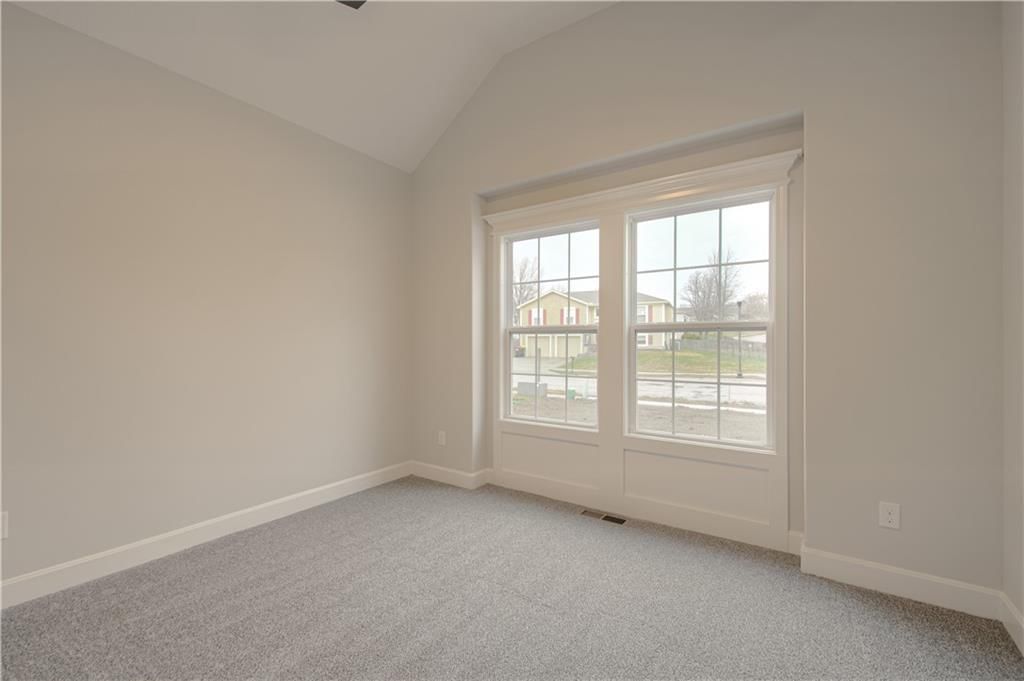 623 E 13th Street — photo 33