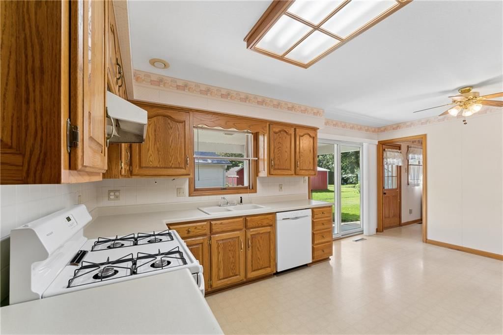 209 N Mitchell Street — photo 13