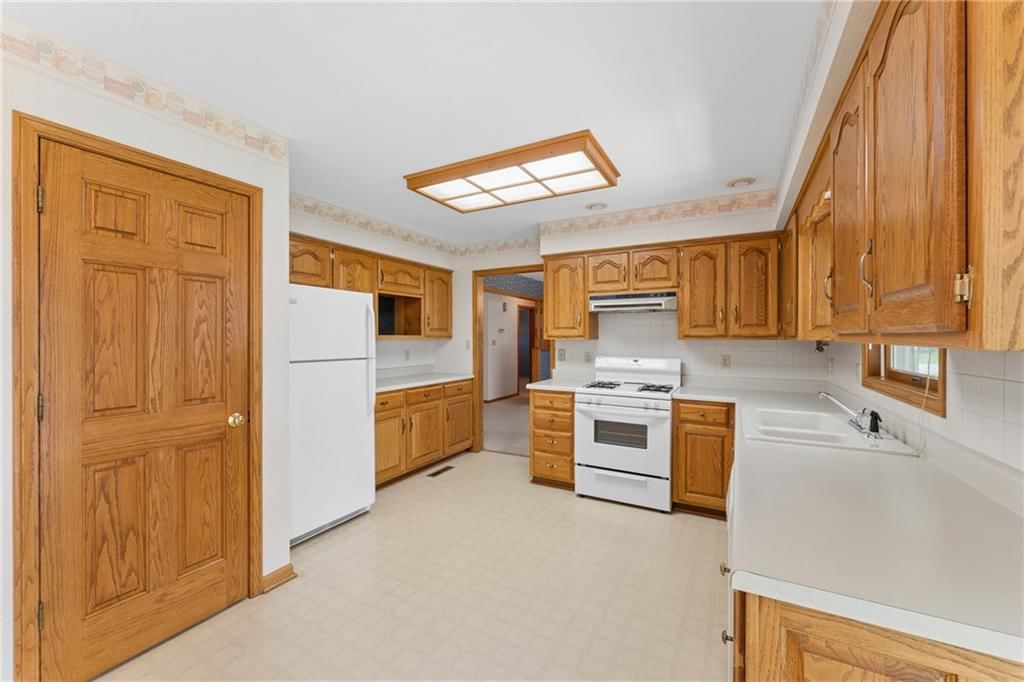 209 N Mitchell Street — photo 14