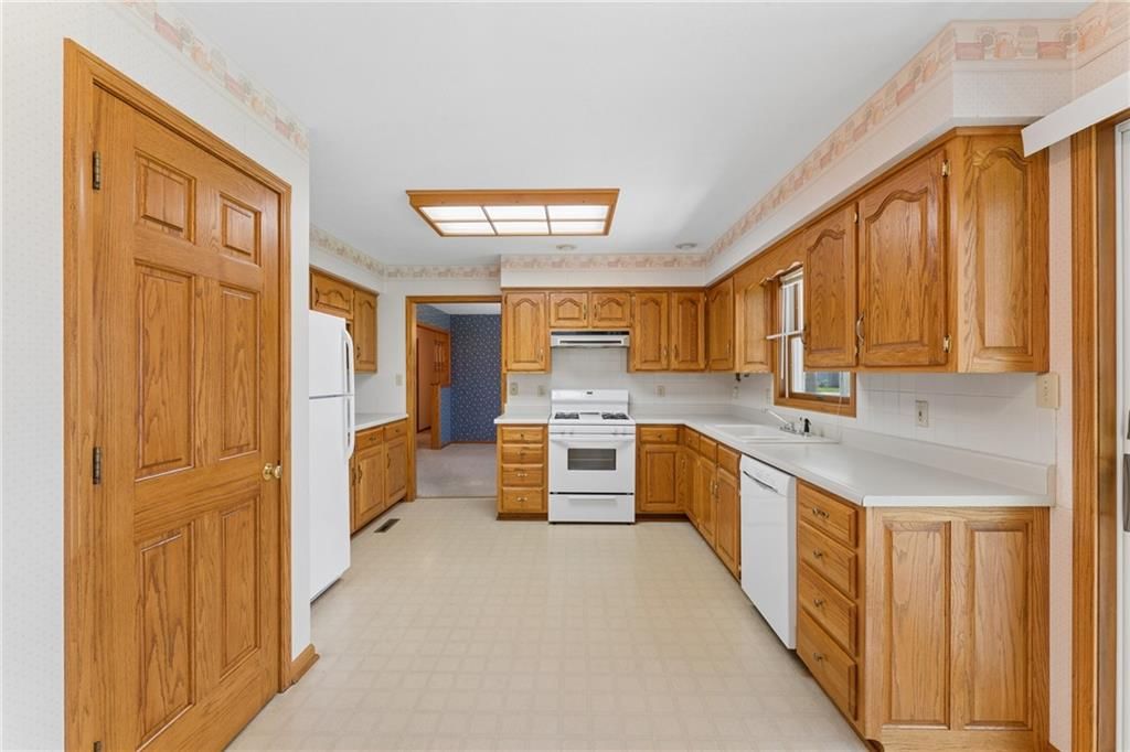 209 N Mitchell Street — photo 16
