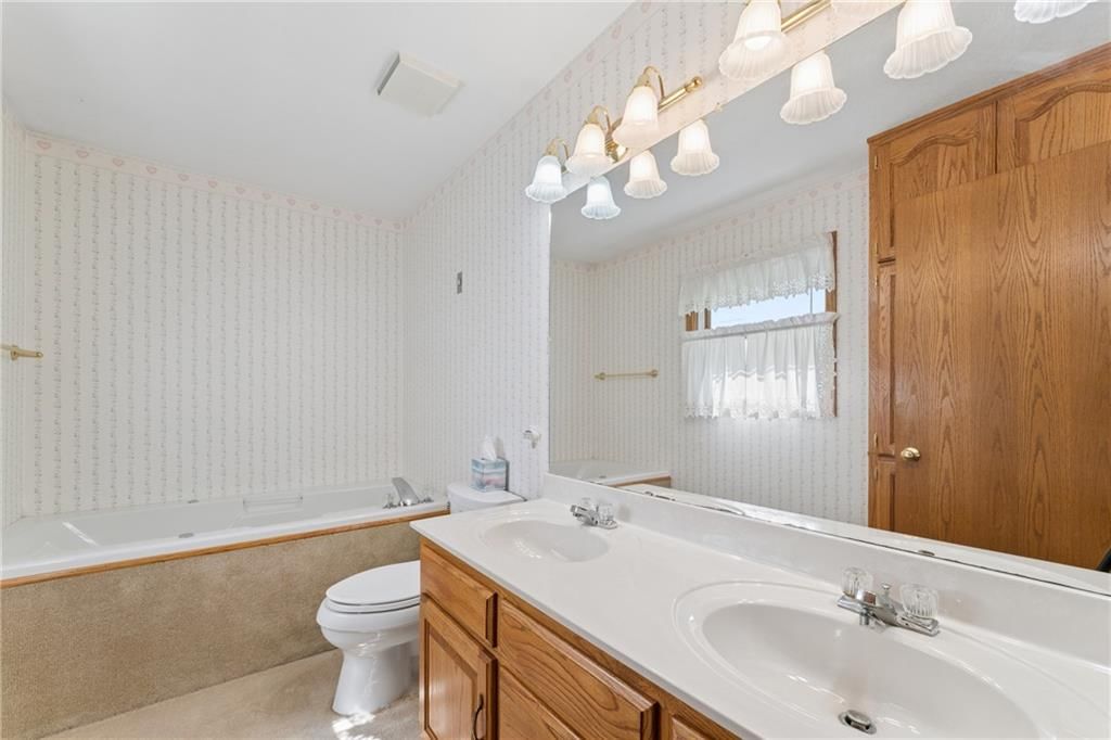 209 N Mitchell Street — photo 25