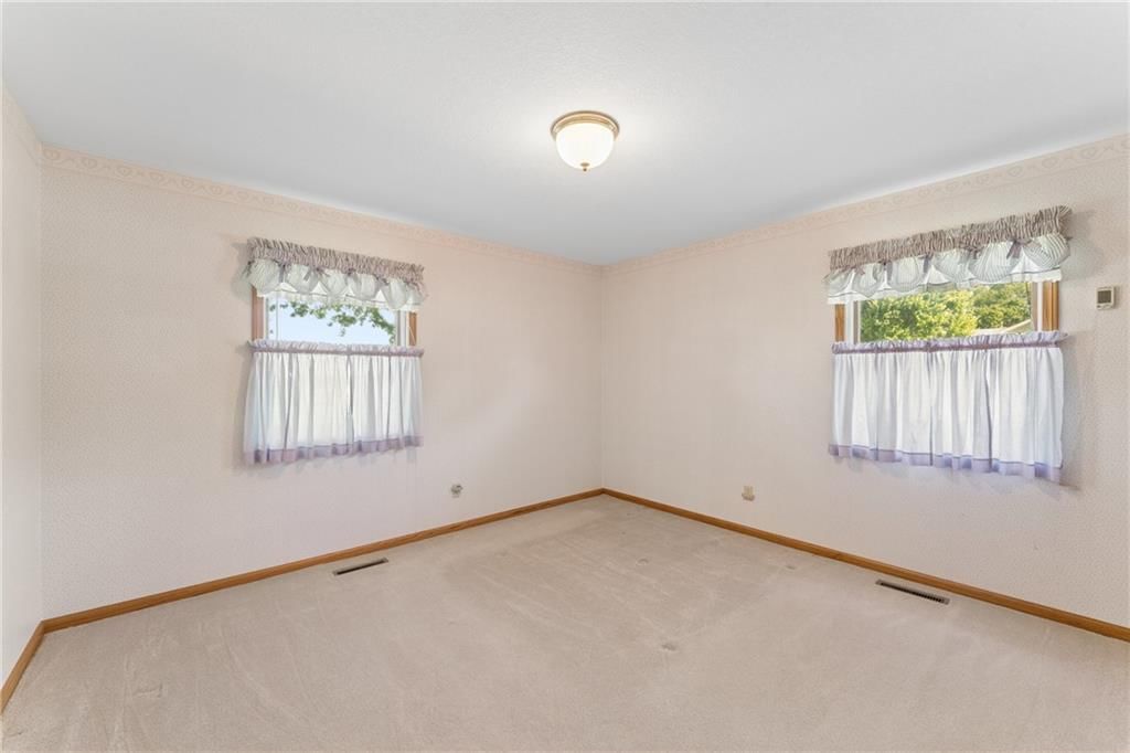 209 N Mitchell Street — photo 26