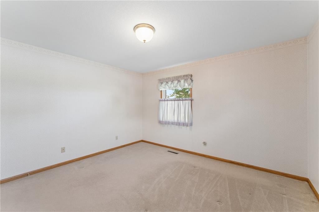 209 N Mitchell Street — photo 27