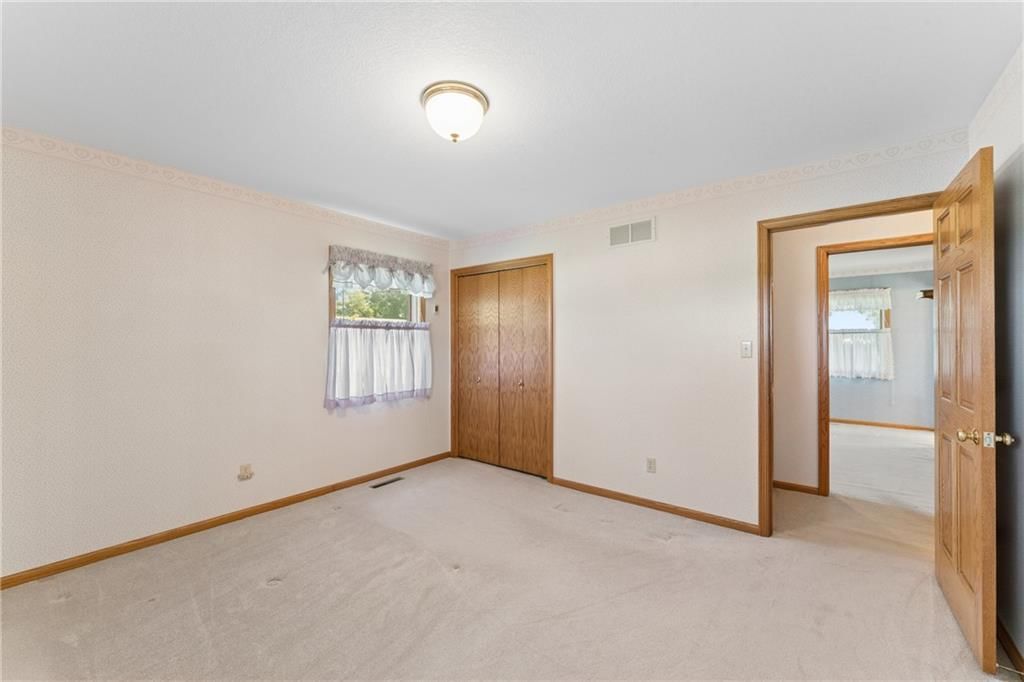 209 N Mitchell Street — photo 28