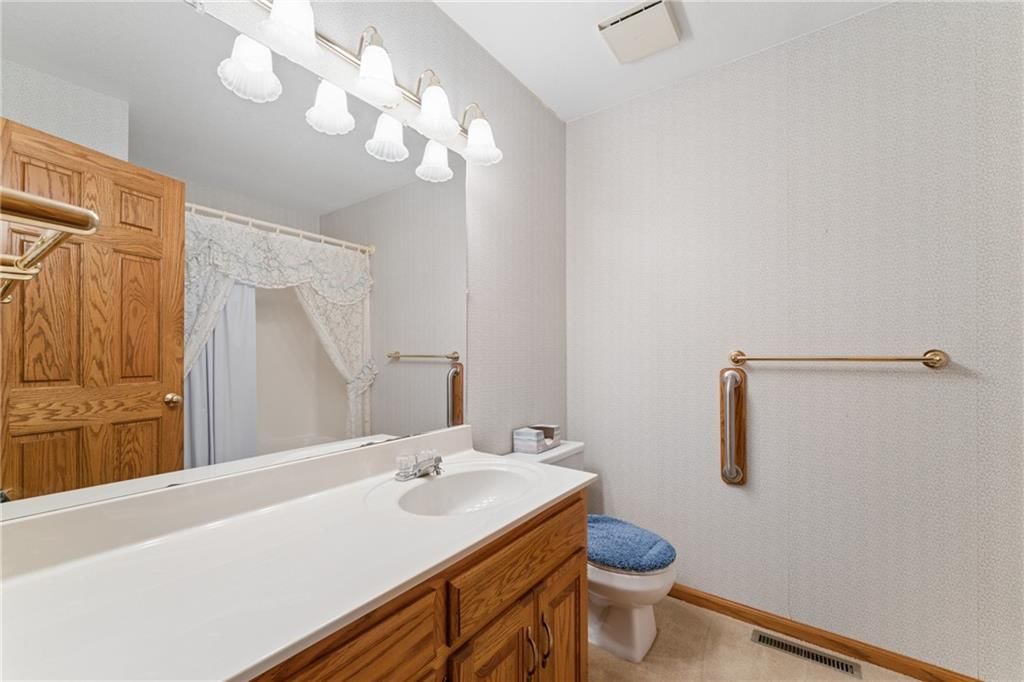 209 N Mitchell Street — photo 29
