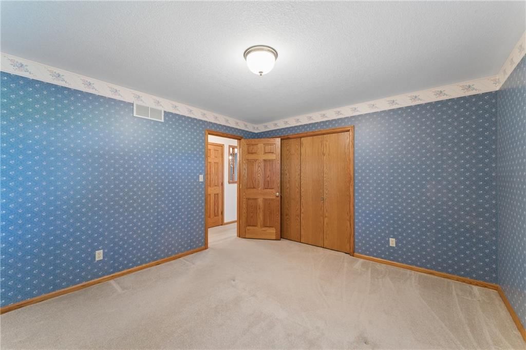 209 N Mitchell Street — photo 33