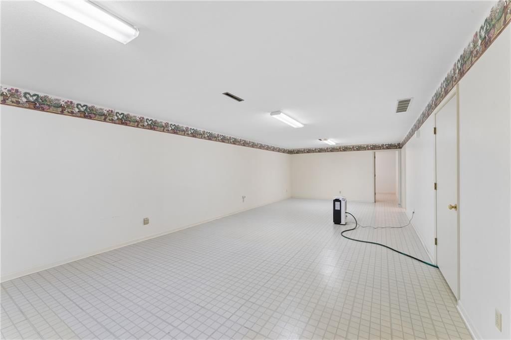 209 N Mitchell Street — photo 34