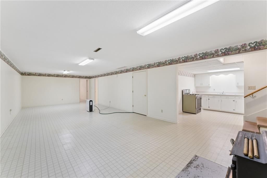 209 N Mitchell Street — photo 35