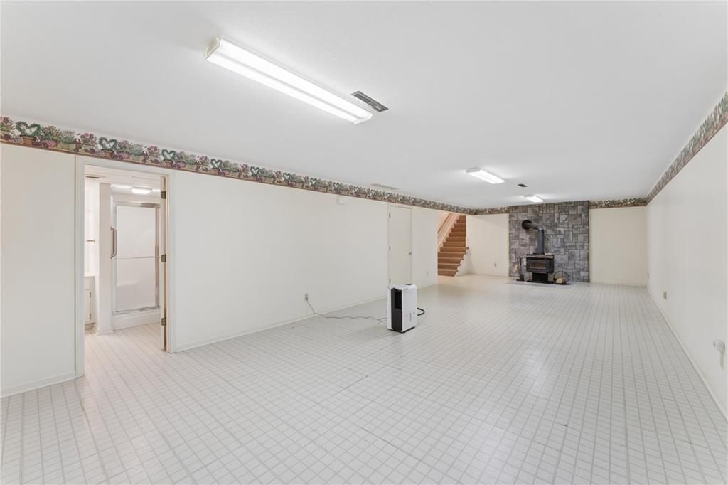 209 N Mitchell Street — photo 38