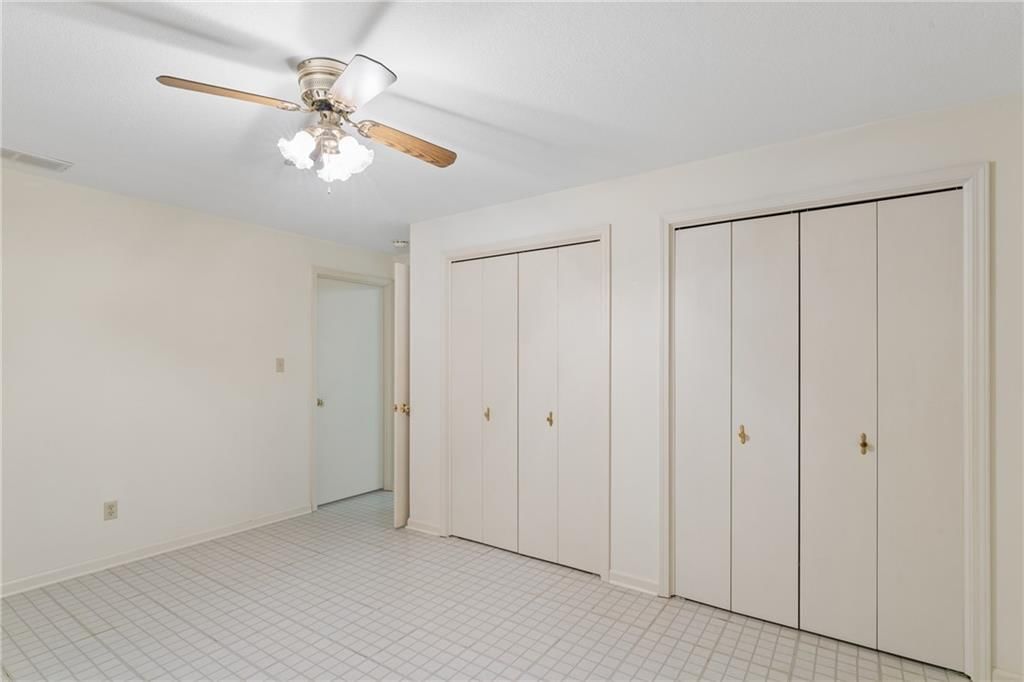 209 N Mitchell Street — photo 42
