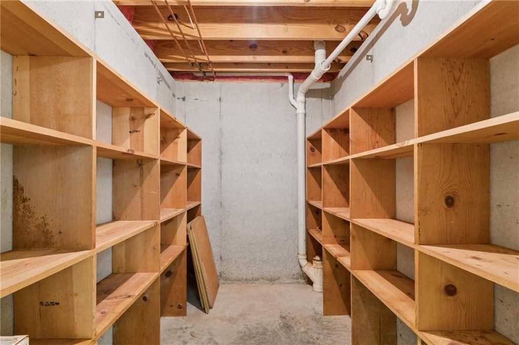 209 N Mitchell Street — photo 48