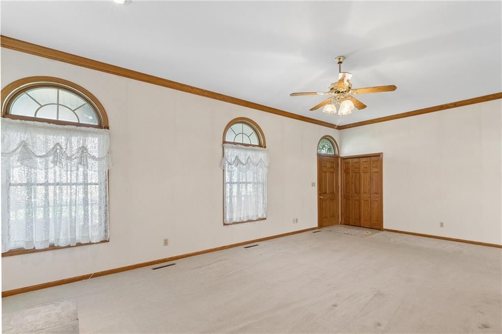 209 N Mitchell Street — photo 7
