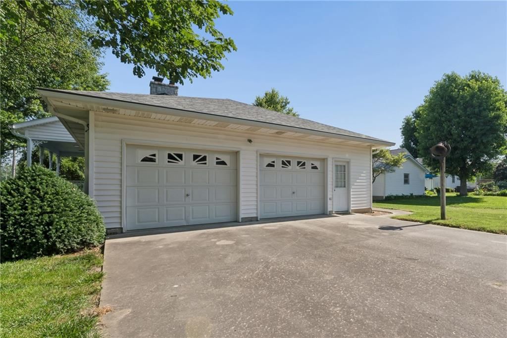209 N Mitchell Street — photo 69
