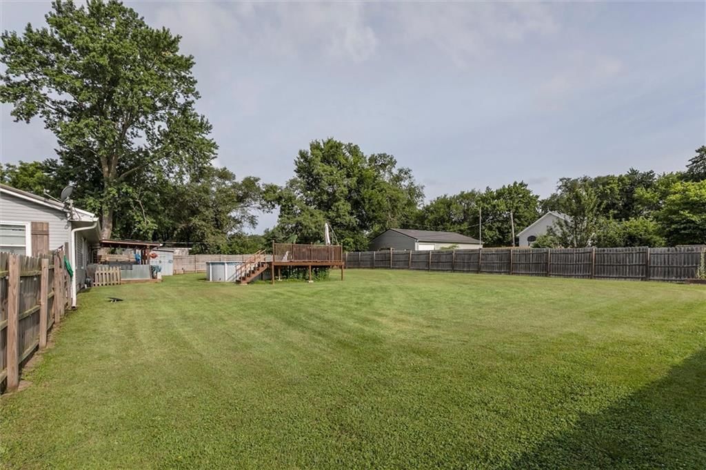 409 E Franklin Street — photo 26