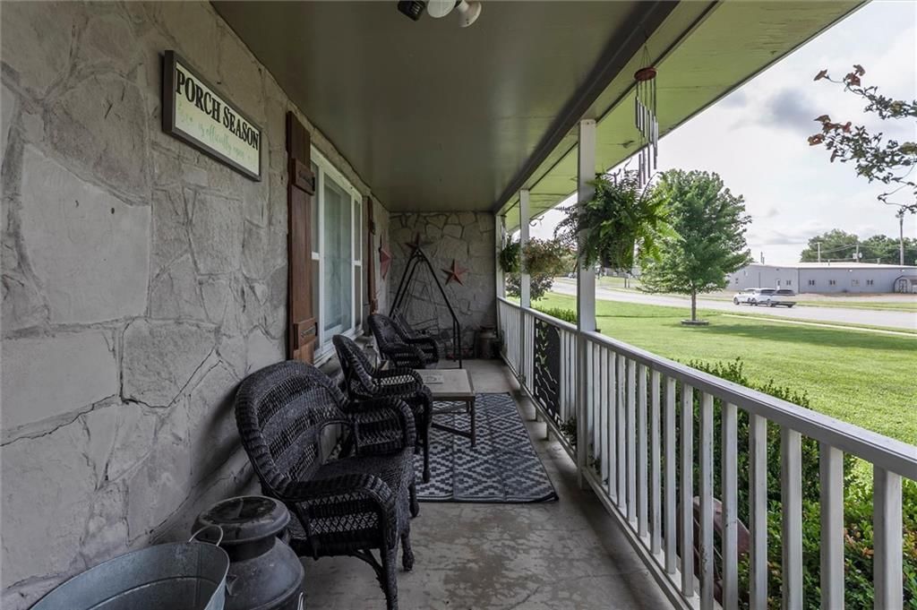 409 E Franklin Street — photo 28