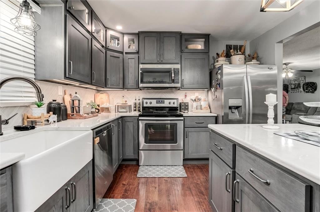409 E Franklin Street — photo 8