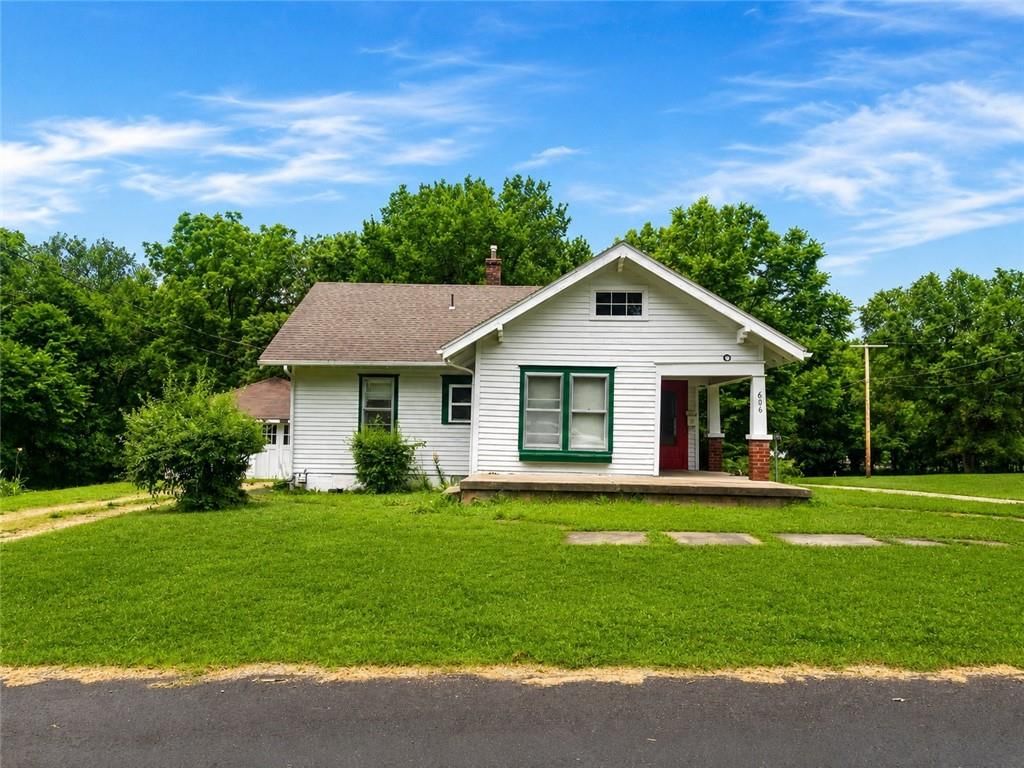 606 W 4th Street, Holden