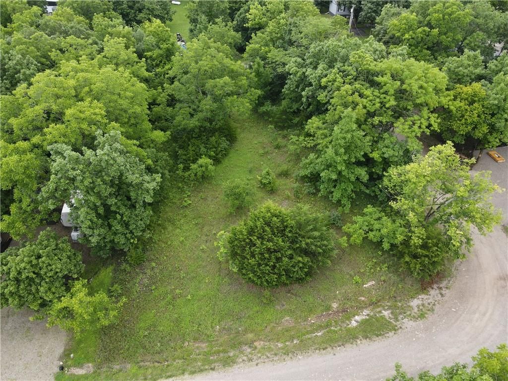 250 Fawn Valley Drive, La Cygne