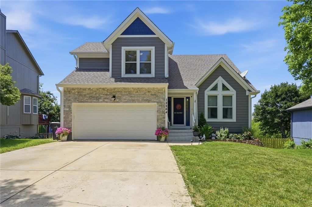 12264 S Crest Drive, Olathe, KS