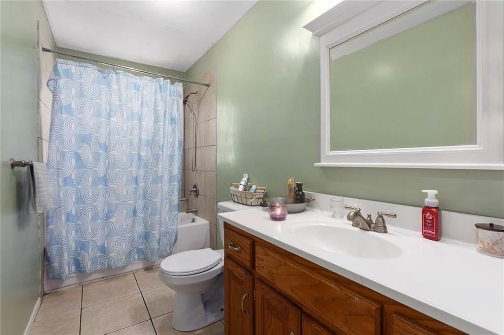 107 E Maple Street — photo 14