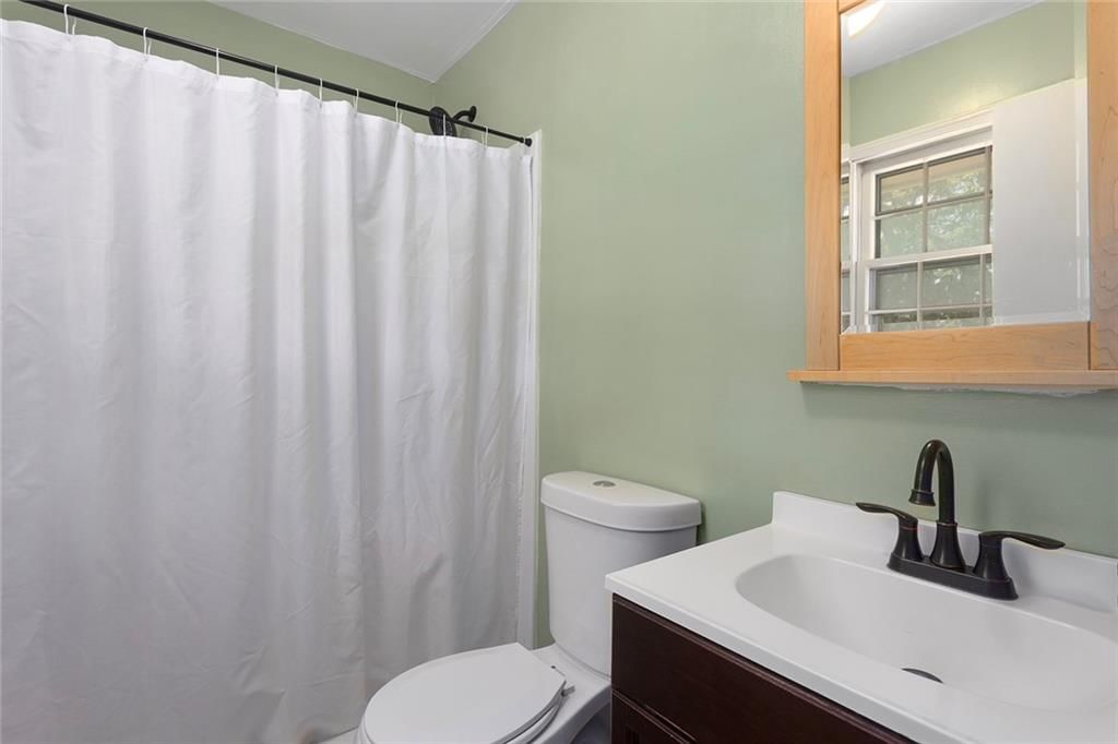 107 E Maple Street — photo 16