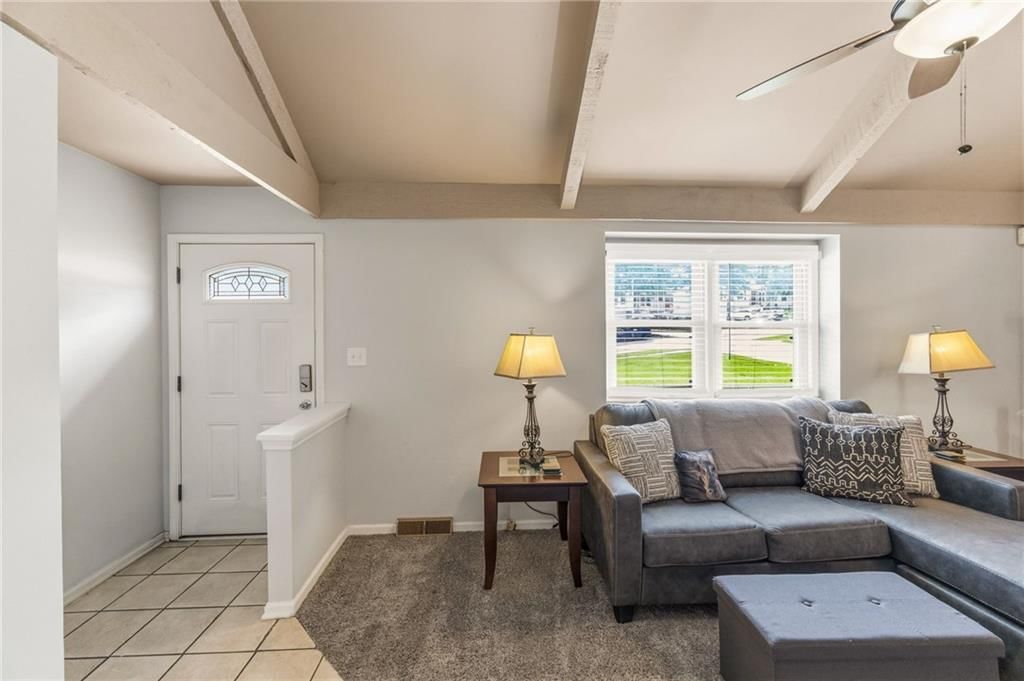 8008 N Garfield Avenue — photo 4