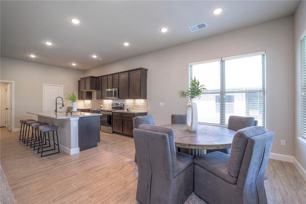 25235 W 92nd Terrace — photo 11