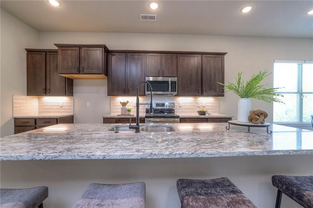 25235 W 92nd Terrace — photo 14