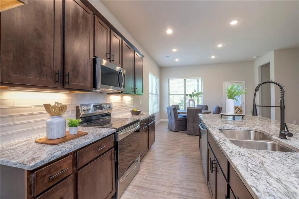 25235 W 92nd Terrace — photo 16