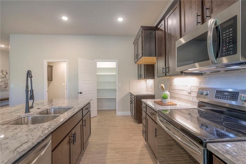 25235 W 92nd Terrace — photo 4