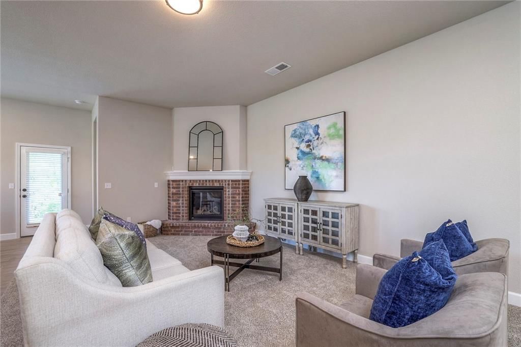 25235 W 92nd Terrace — photo 8