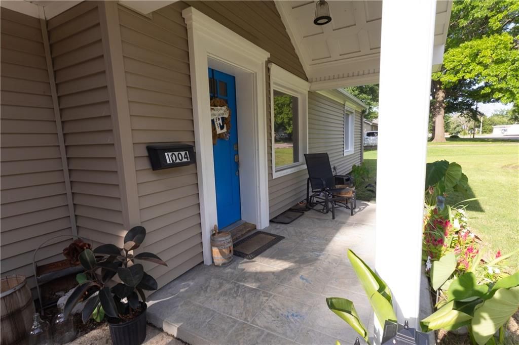 1004 E Main Street — photo 4