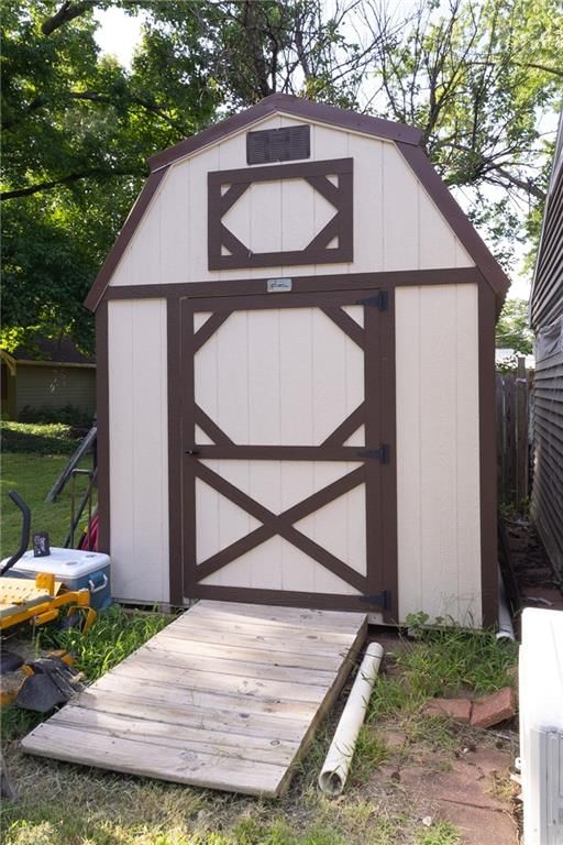 1004 E Main Street — photo 38