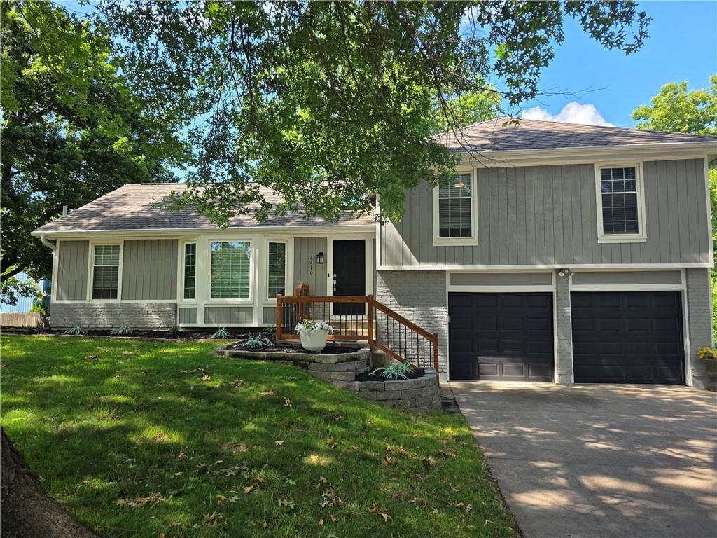 3710 Beechwood Drive, Lee's Summit, MO