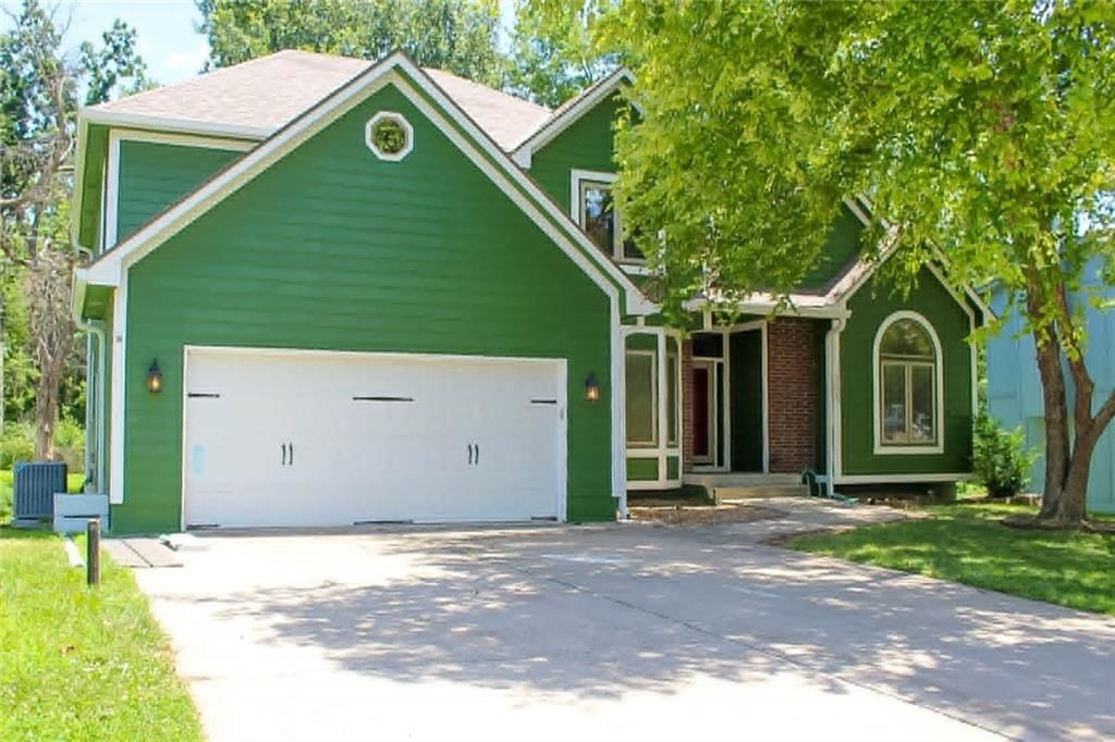 3205 N Black Forest Avenue, Blue Springs