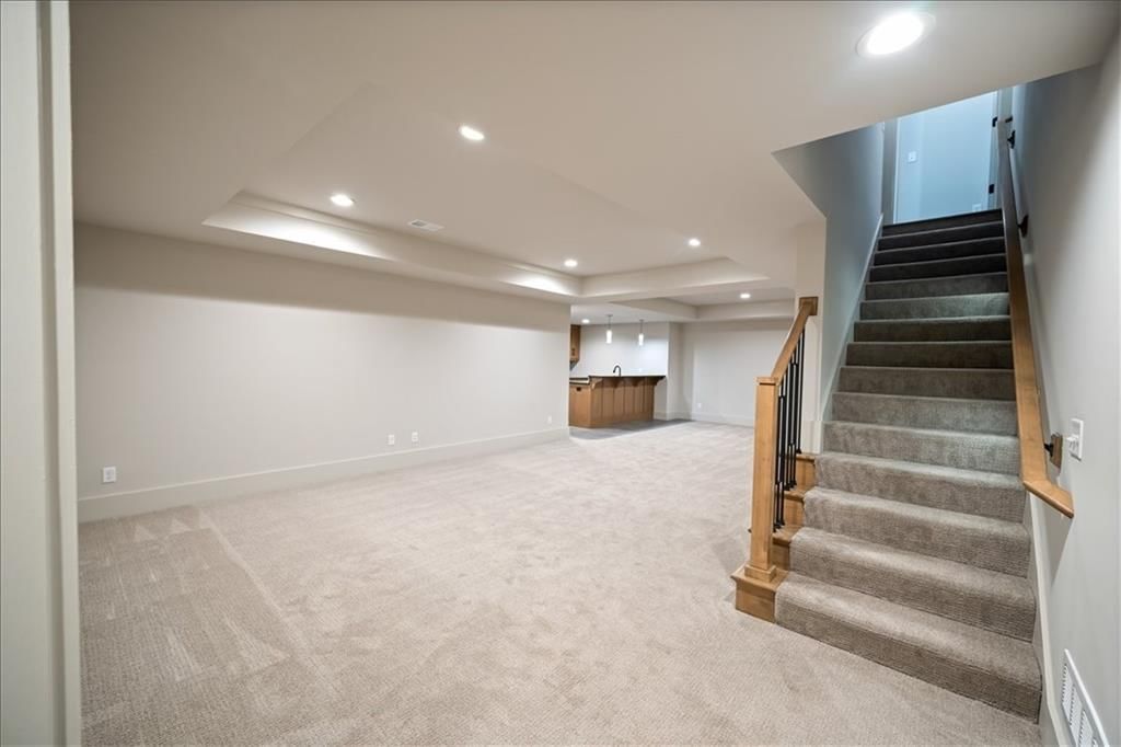 2705 W 74th Street, Prairie Village, KS