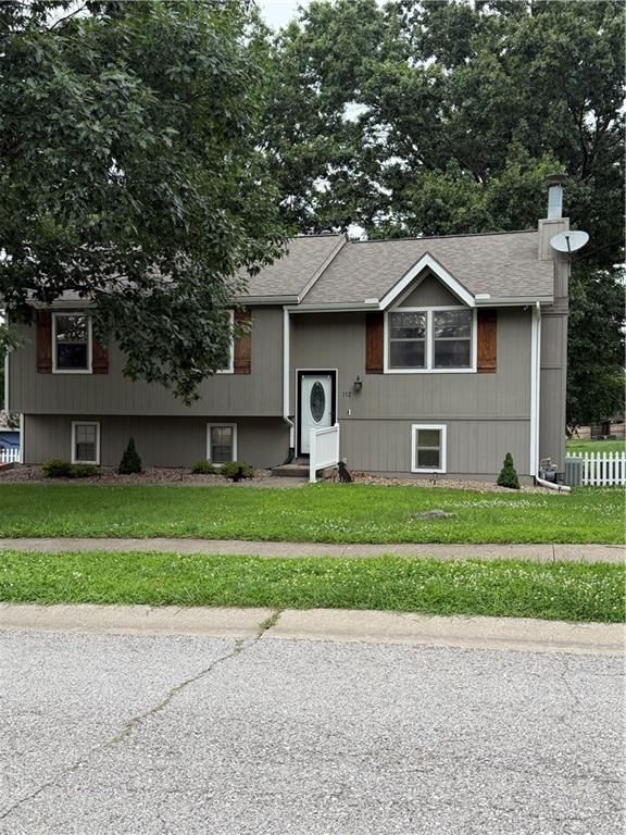 112 E Frank Street, Kearney, MO