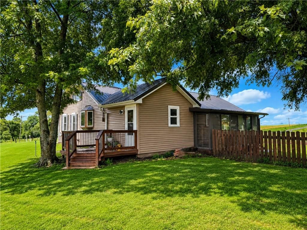 1213 NE J Highway — photo 4